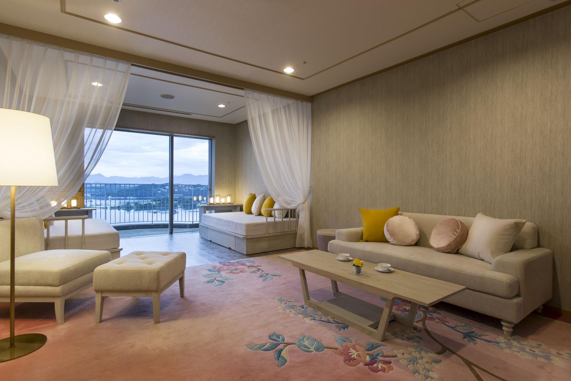 Shirahama Coganoi Resort & Spa Экстерьер фото
